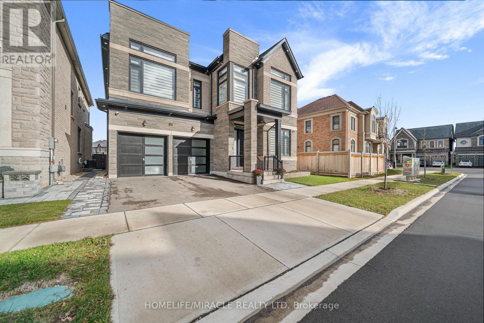 1215 Pondside Trail, Oakville, Ontario  L6M 5M6 - Photo 4 - W12584554