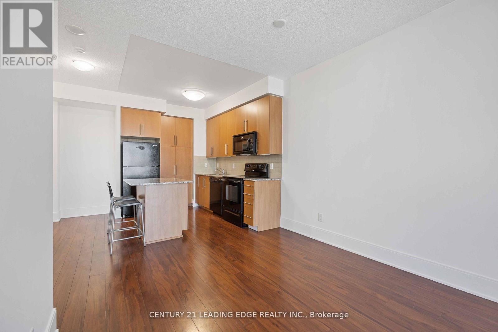 1506 - 330 Burnhamthorpe Road W, Mississauga, Ontario  L5B 0E1 - Photo 17 - W12584642