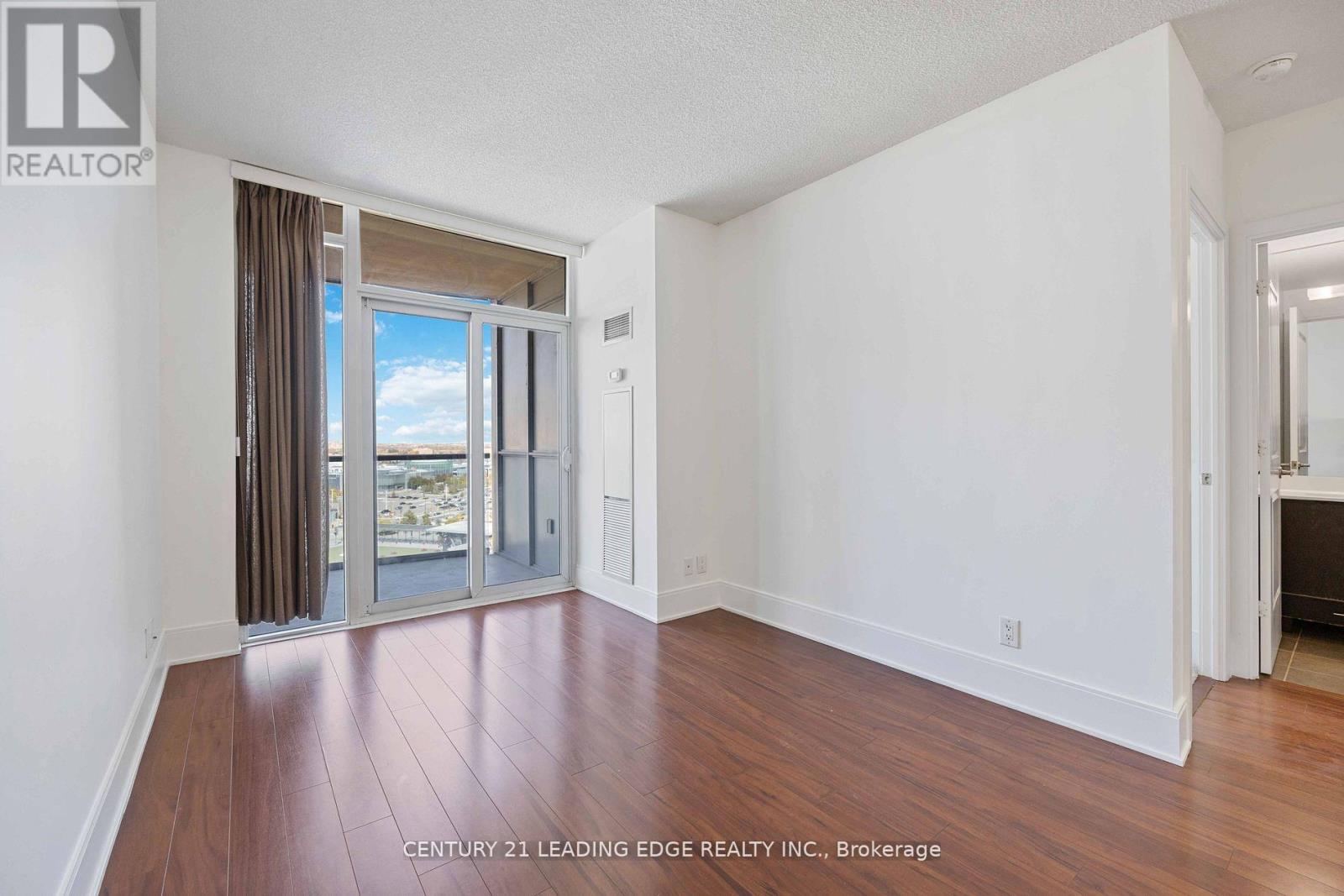 1506 - 330 Burnhamthorpe Road W, Mississauga, Ontario  L5B 0E1 - Photo 19 - W12584642