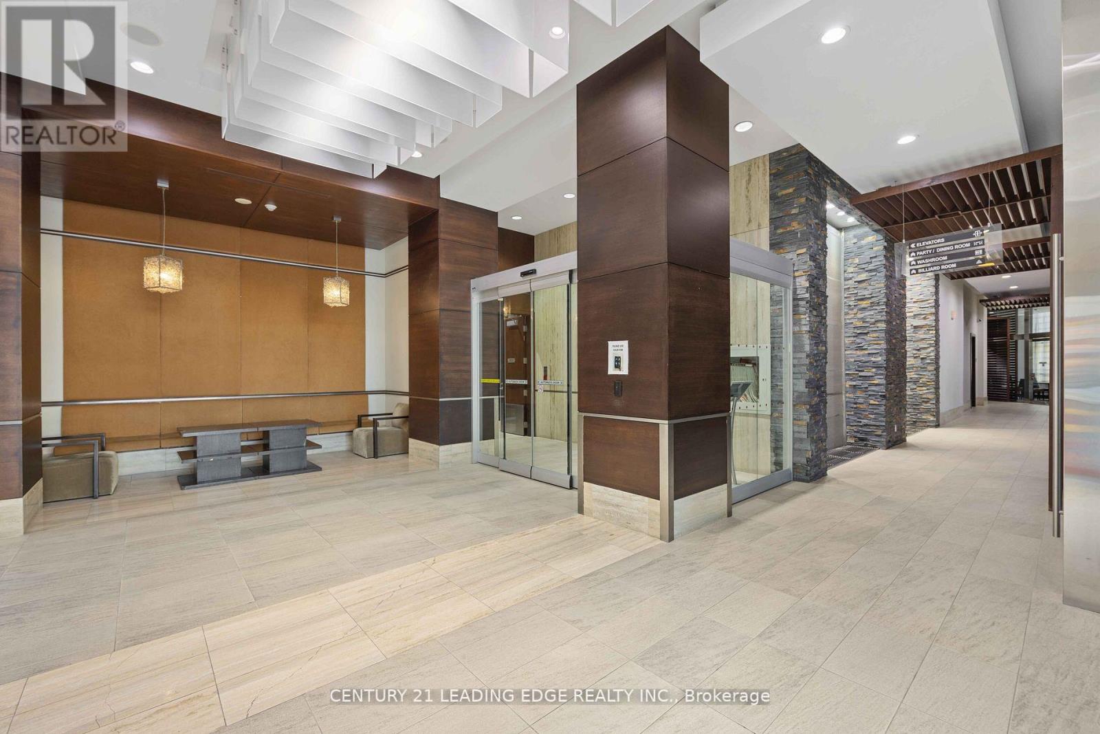 1506 - 330 Burnhamthorpe Road W, Mississauga, Ontario  L5B 0E1 - Photo 2 - W12584642