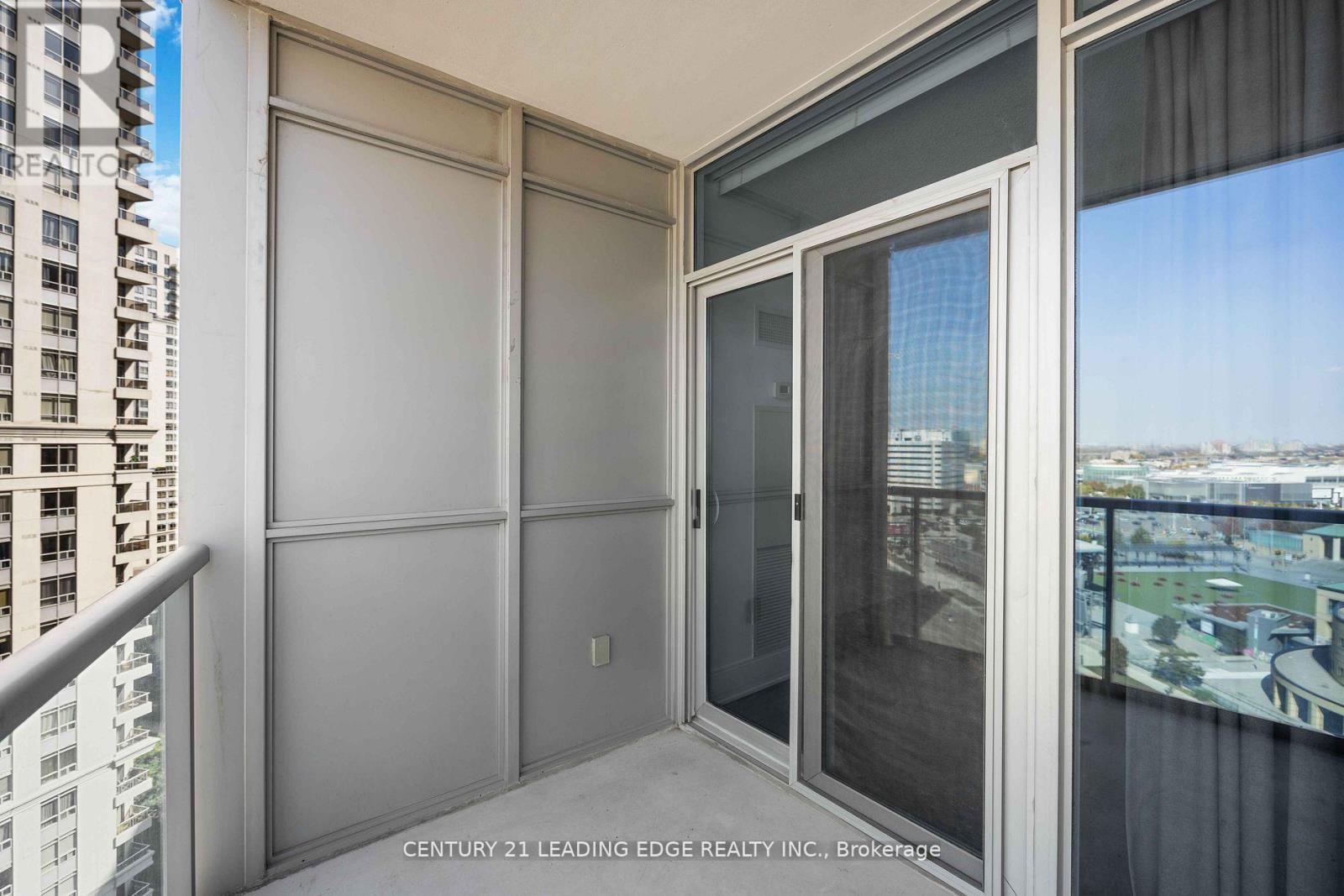 1506 - 330 Burnhamthorpe Road W, Mississauga, Ontario  L5B 0E1 - Photo 33 - W12584642