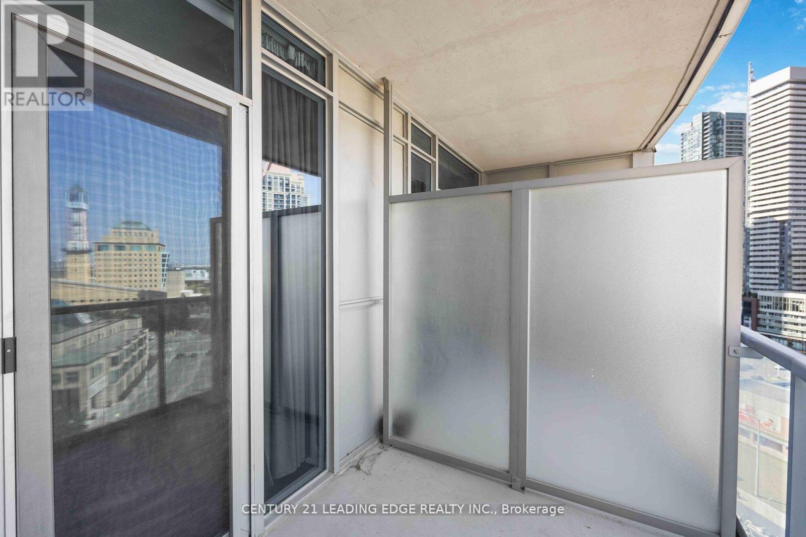 1506 - 330 Burnhamthorpe Road W, Mississauga, Ontario  L5B 0E1 - Photo 35 - W12584642