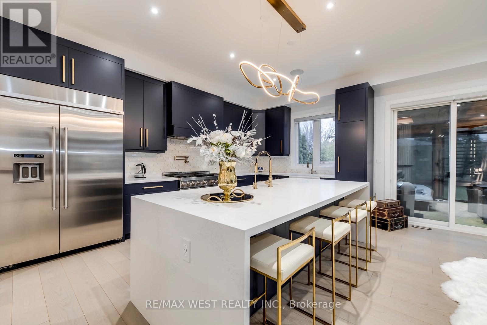 6 Creston Road, Toronto, Ontario  M6A 1J1 - Photo 11 - W12584644