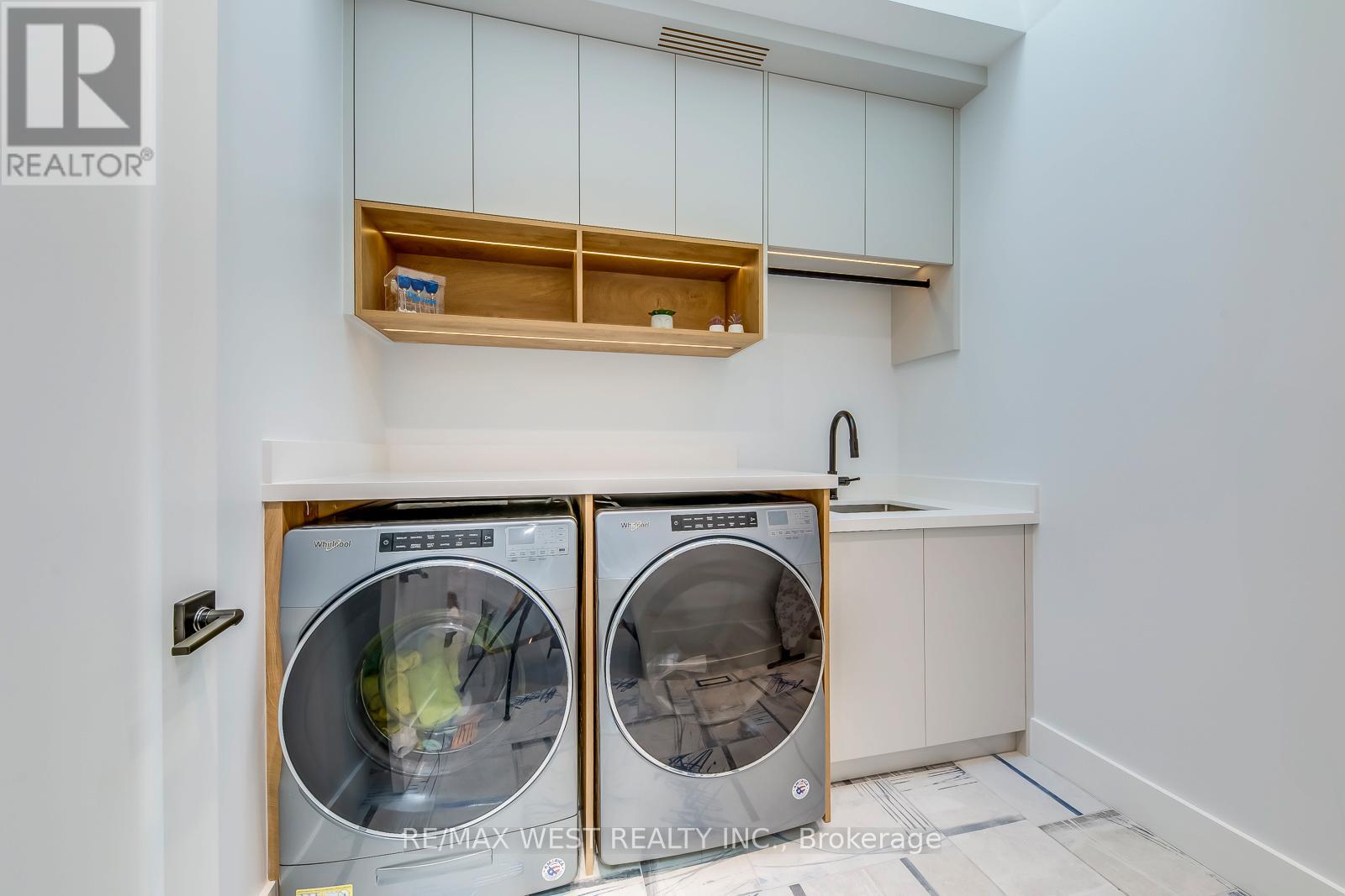 6 Creston Road, Toronto, Ontario  M6A 1J1 - Photo 23 - W12584644