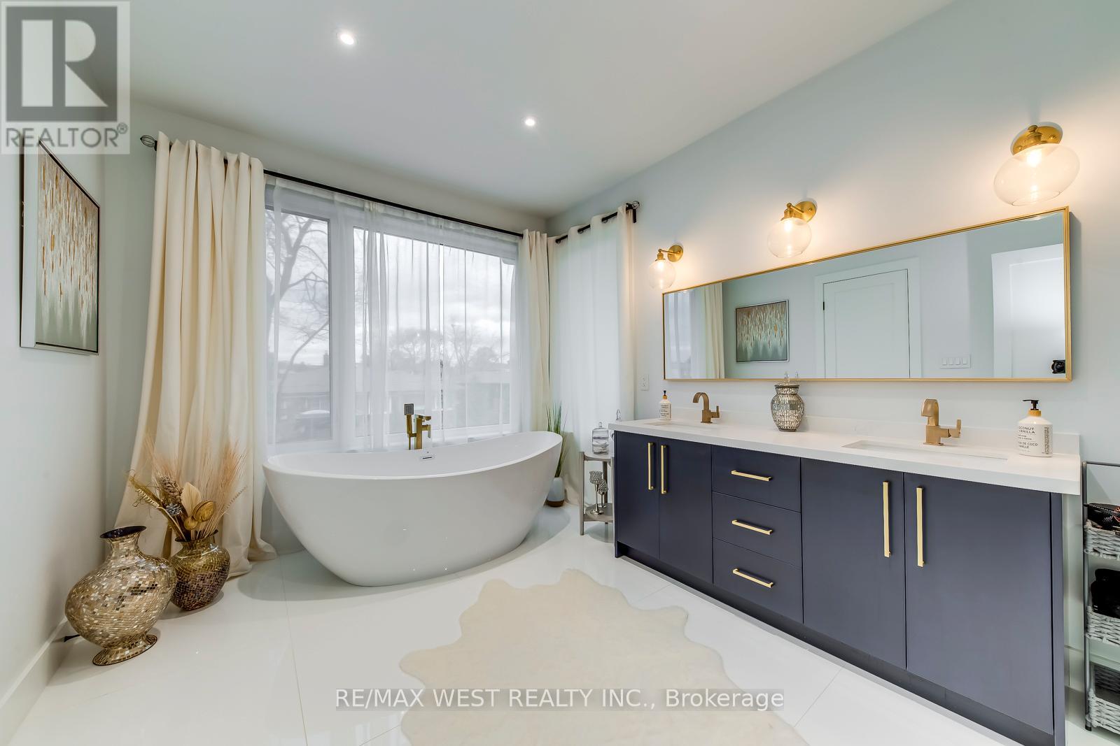 6 Creston Road, Toronto, Ontario  M6A 1J1 - Photo 32 - W12584644