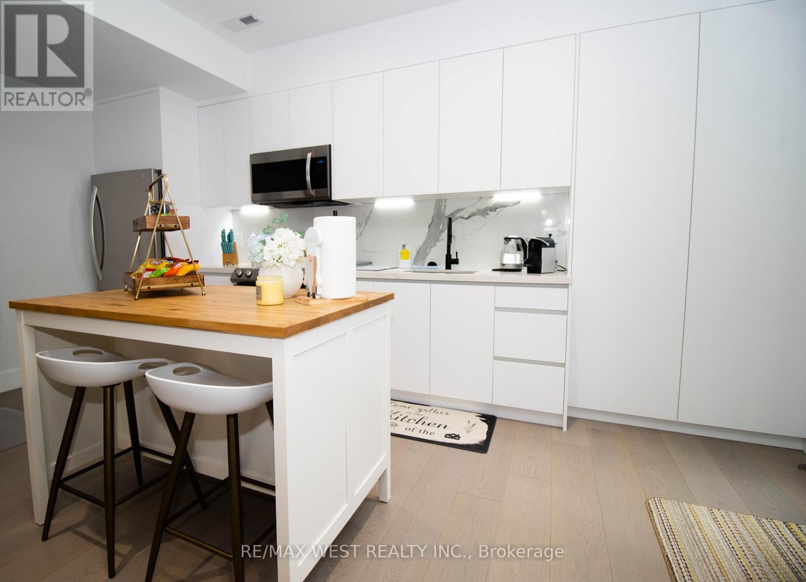 6 Creston Road, Toronto, Ontario  M6A 1J1 - Photo 44 - W12584644