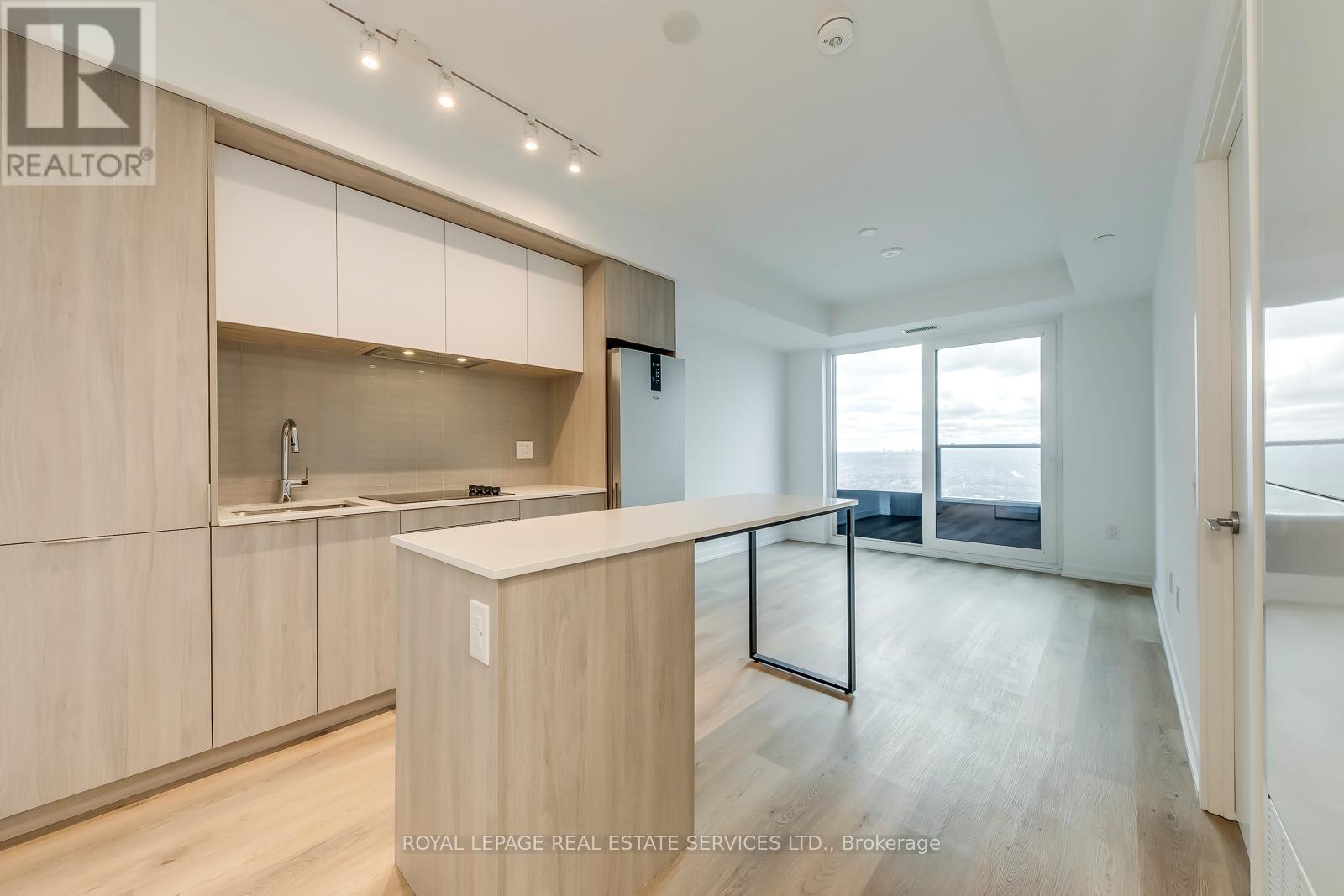 2509 - 395 Square One Drive, Mississauga, Ontario  L5B 0P6 - Photo 11 - W12584646