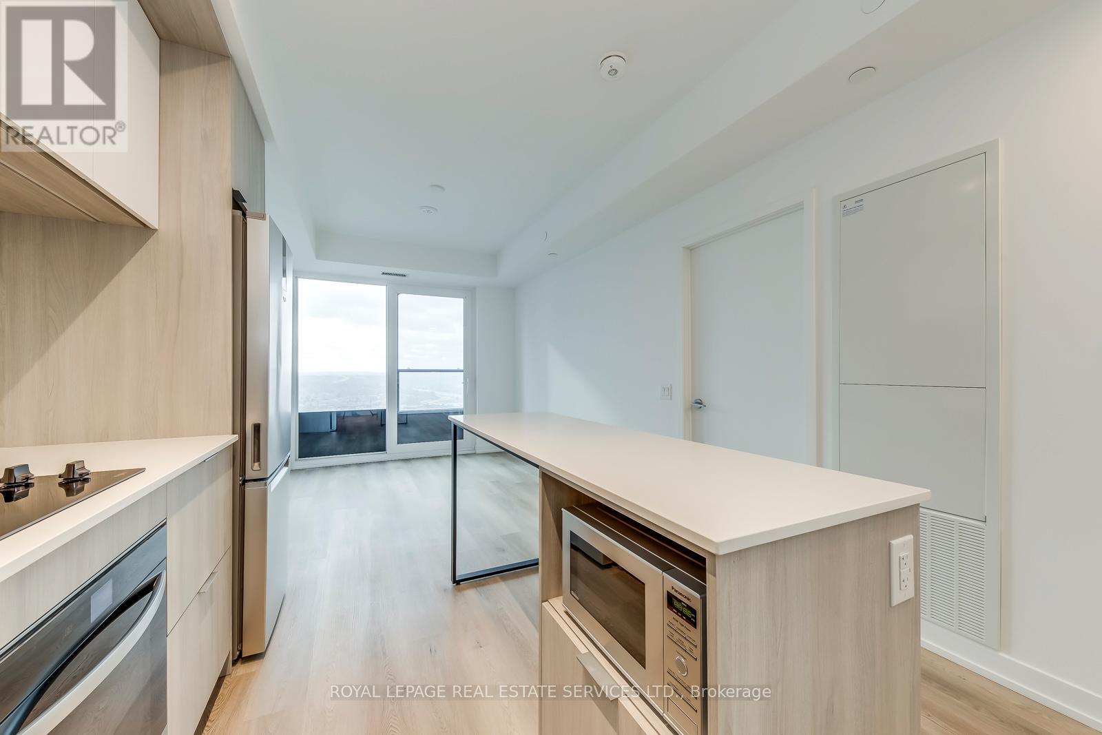 2509 - 395 Square One Drive, Mississauga, Ontario  L5B 0P6 - Photo 12 - W12584646