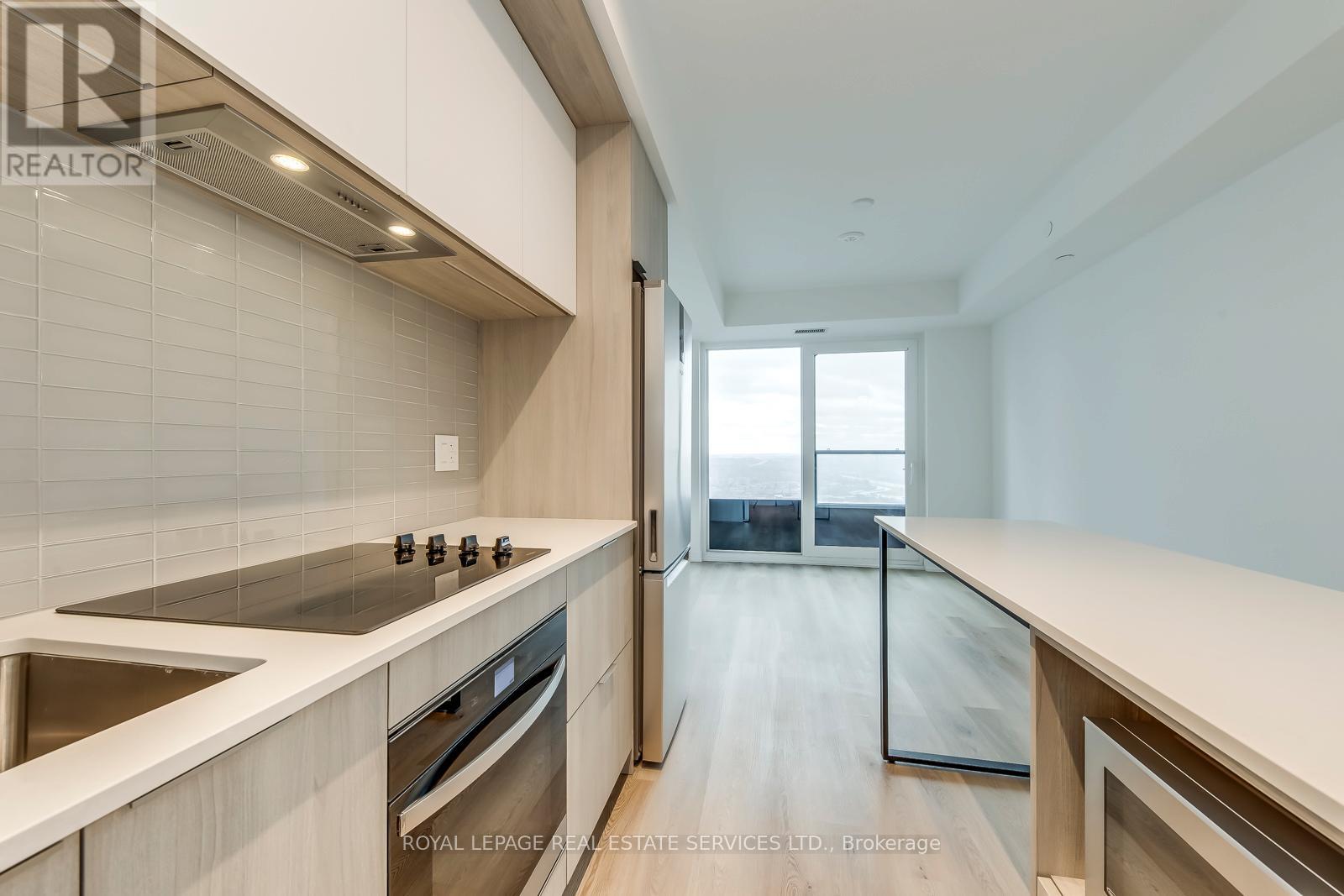 2509 - 395 Square One Drive, Mississauga, Ontario  L5B 0P6 - Photo 13 - W12584646