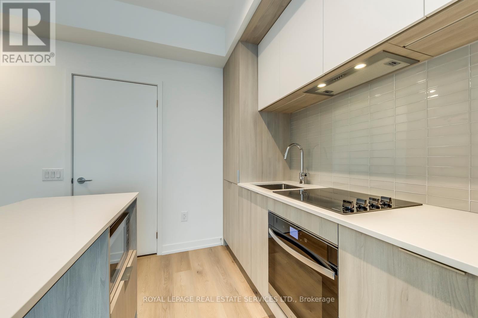 2509 - 395 Square One Drive, Mississauga, Ontario  L5B 0P6 - Photo 14 - W12584646