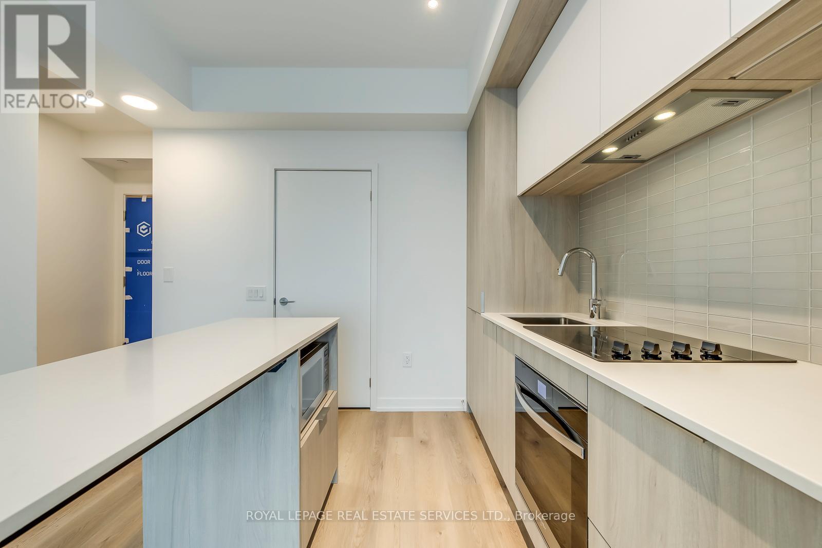 2509 - 395 Square One Drive, Mississauga, Ontario  L5B 0P6 - Photo 15 - W12584646