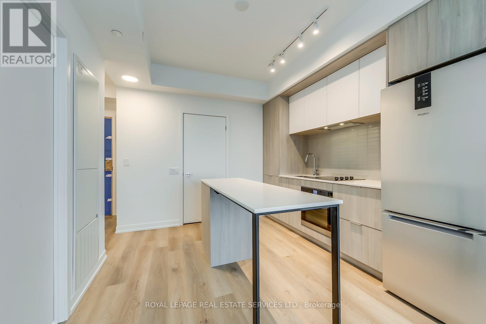 2509 - 395 Square One Drive, Mississauga, Ontario  L5B 0P6 - Photo 17 - W12584646