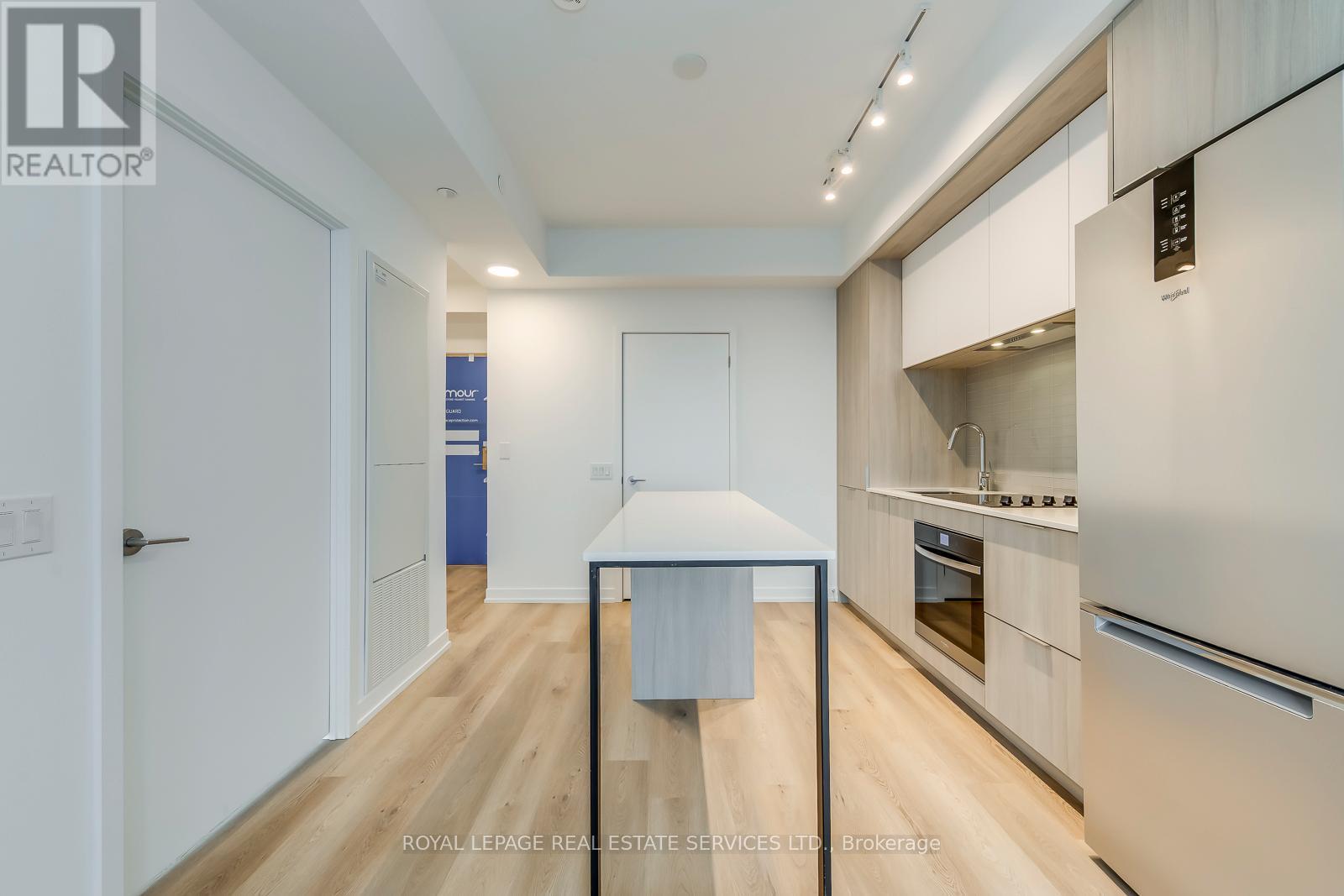 2509 - 395 Square One Drive, Mississauga, Ontario  L5B 0P6 - Photo 18 - W12584646