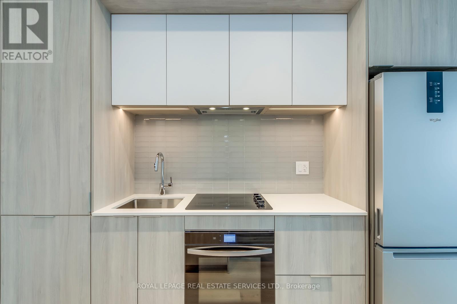 2509 - 395 Square One Drive, Mississauga, Ontario  L5B 0P6 - Photo 25 - W12584646