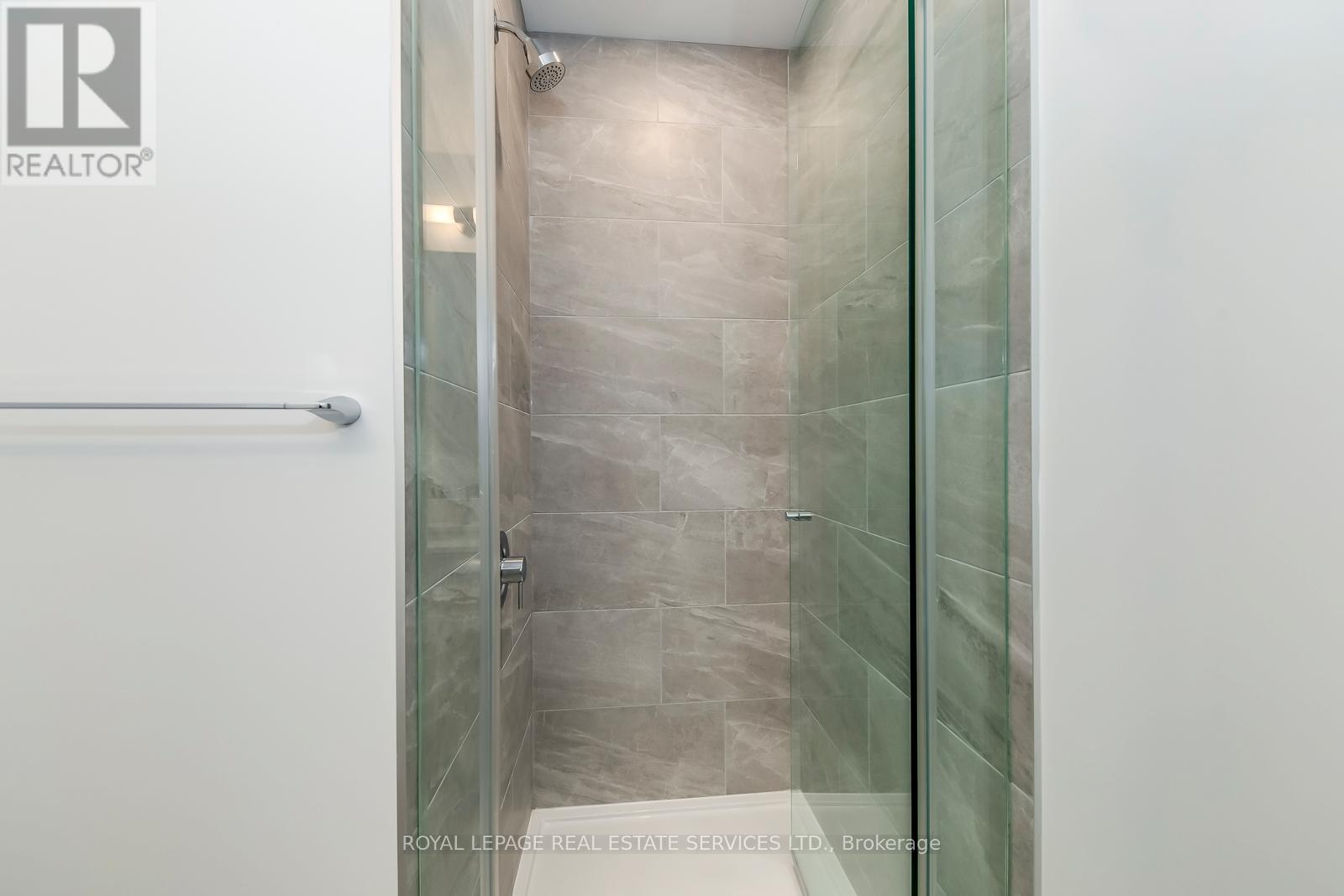 2509 - 395 Square One Drive, Mississauga, Ontario  L5B 0P6 - Photo 5 - W12584646