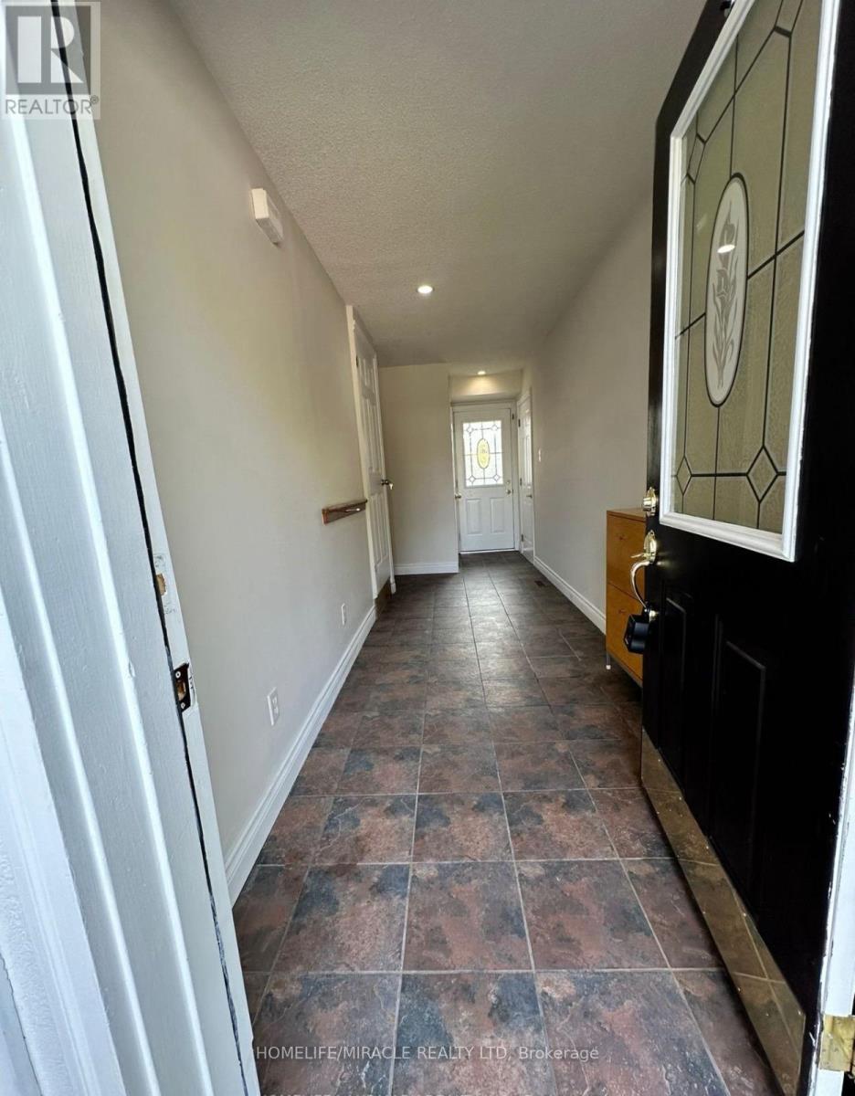 2406 Ventura Drive, Oakville, Ontario  L6L 2H4 - Photo 2 - W12584650