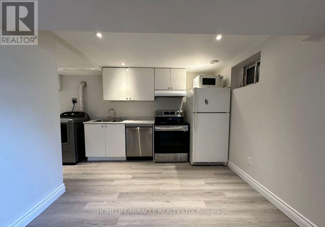 2406 Ventura Drive, Oakville, Ontario  L6L 2H4 - Photo 5 - W12584650