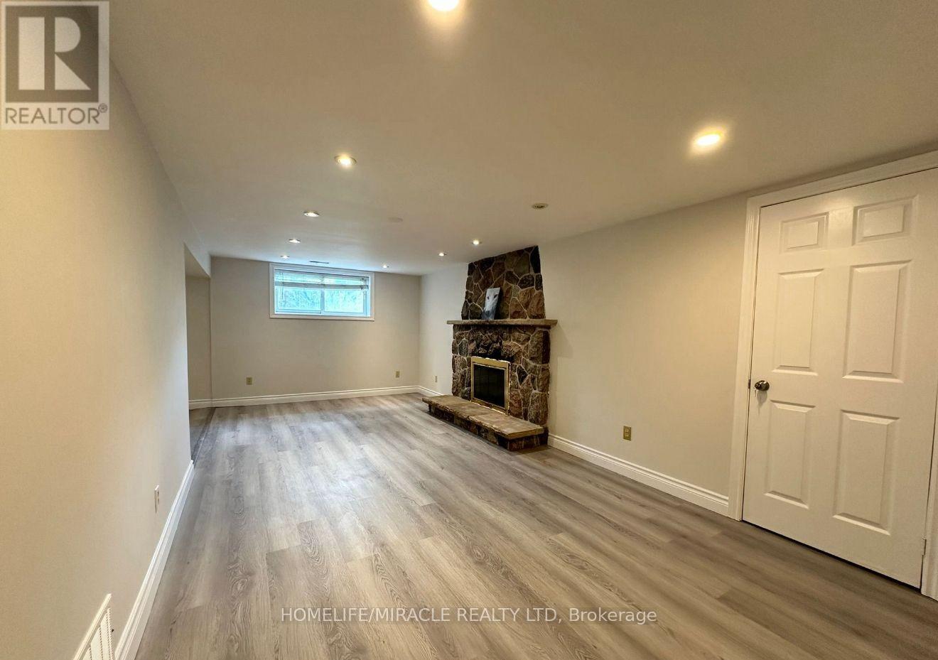 2406 Ventura Drive, Oakville, Ontario  L6L 2H4 - Photo 6 - W12584650