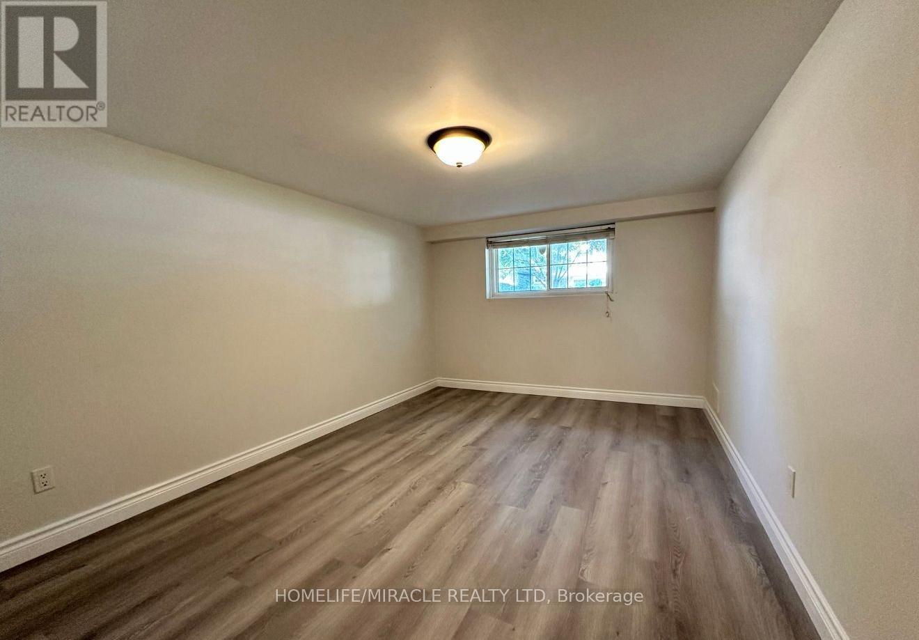 2406 Ventura Drive, Oakville, Ontario  L6L 2H4 - Photo 9 - W12584650