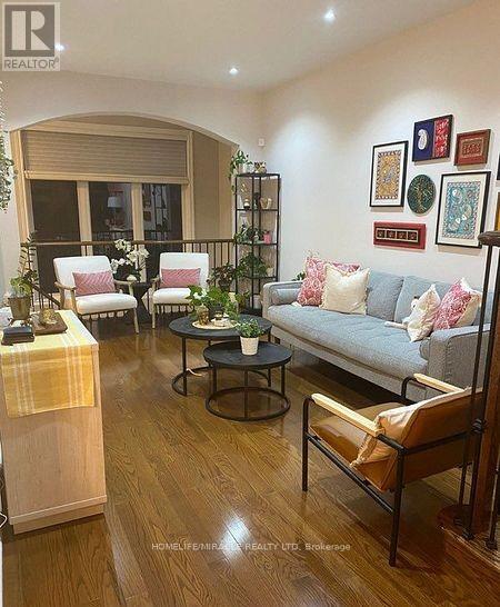 34 Cedarcrest Street, Caledon, Ontario  L7C 3P9 - Photo 4 - W12584686