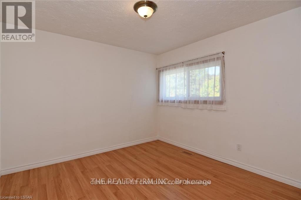 65 Irving Place, London East, Ontario  N5V 2H6 - Photo 10 - X12584732