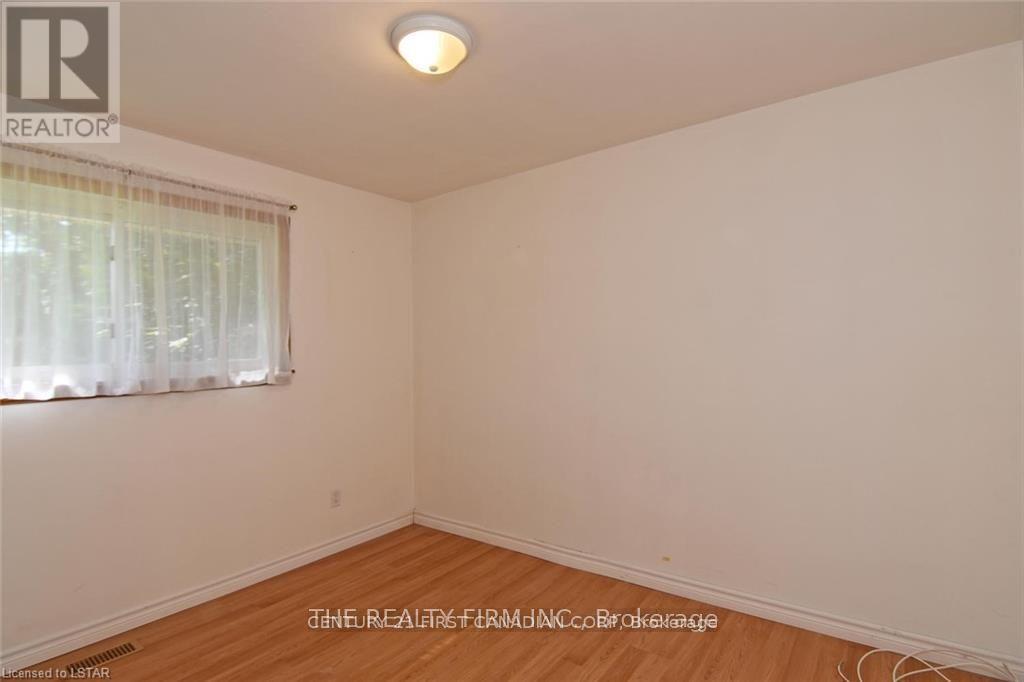 65 Irving Place, London East, Ontario  N5V 2H6 - Photo 11 - X12584732