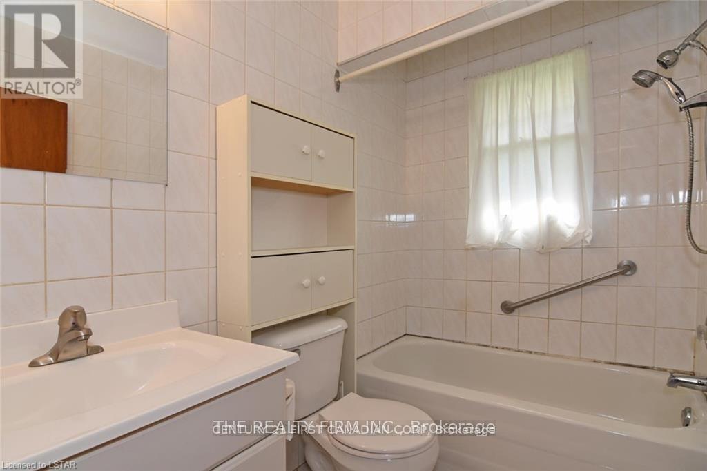 65 Irving Place, London East, Ontario  N5V 2H6 - Photo 12 - X12584732