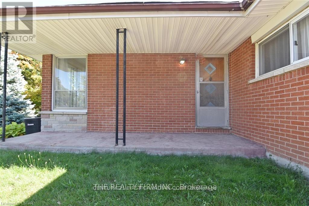 65 Irving Place, London East, Ontario  N5V 2H6 - Photo 3 - X12584732