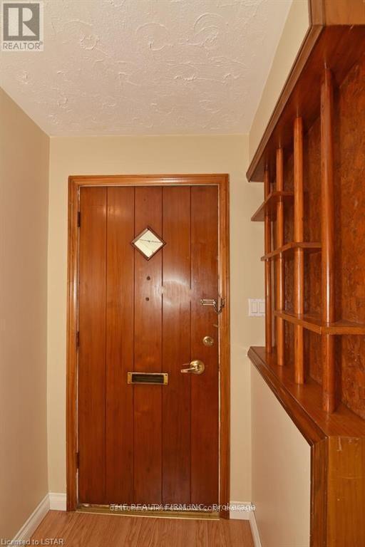 65 Irving Place, London East, Ontario  N5V 2H6 - Photo 4 - X12584732