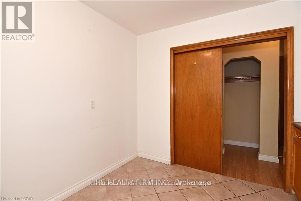65 Irving Place, London East, Ontario  N5V 2H6 - Photo 5 - X12584732