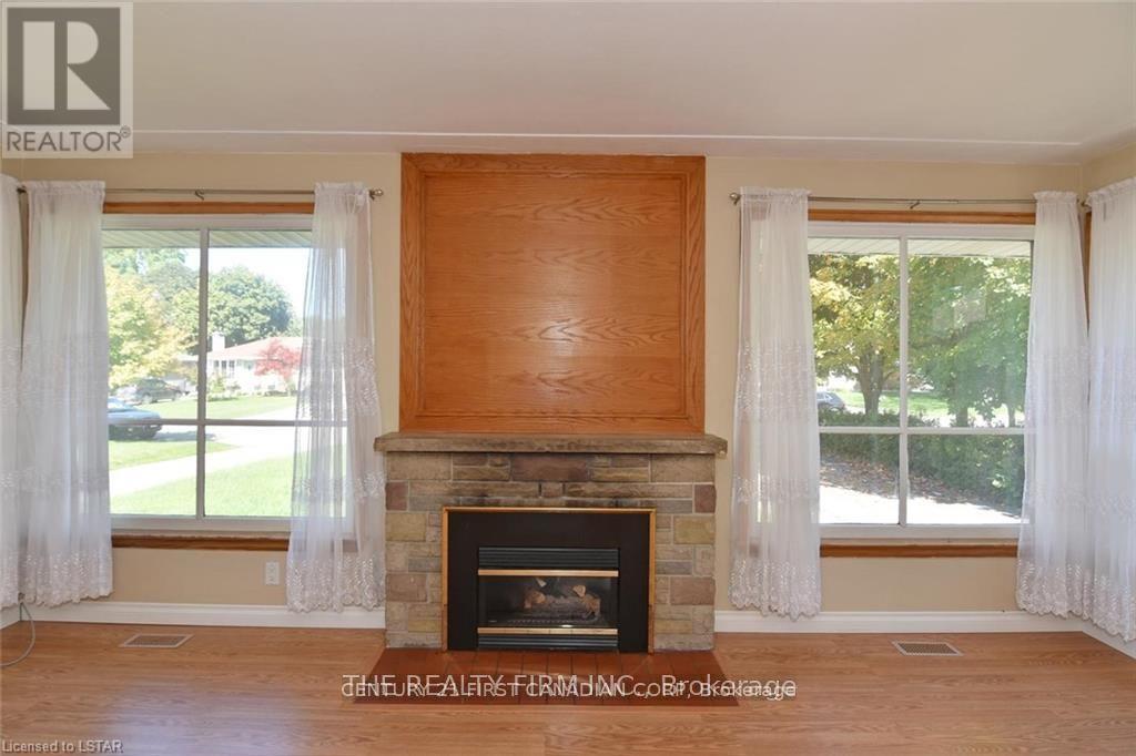 65 Irving Place, London East, Ontario  N5V 2H6 - Photo 8 - X12584732