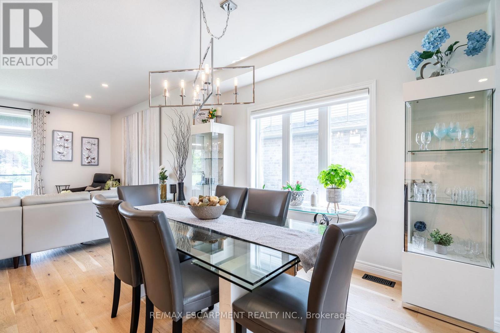 16 Whiting Drive, Brant, Ontario  N3L 0B2 - Photo 7 - X12584486