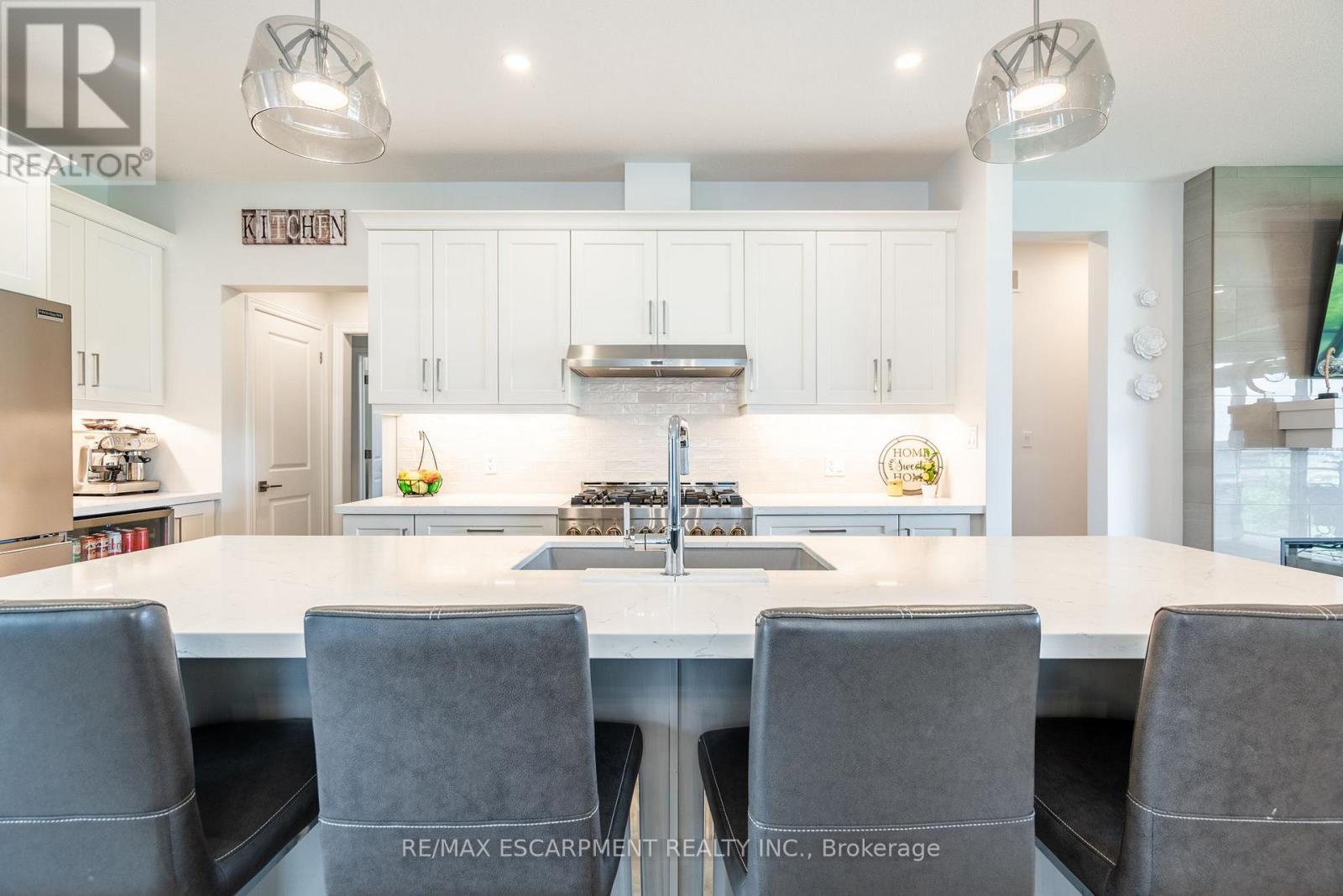 16 Whiting Drive, Brant, Ontario  N3L 0B2 - Photo 8 - X12584486