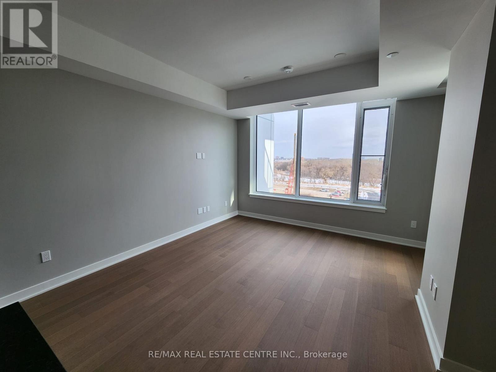 608 - 360 Deschatelets Avenue, Ottawa, Ontario  K1S 1C3 - Photo 4 - X12584504