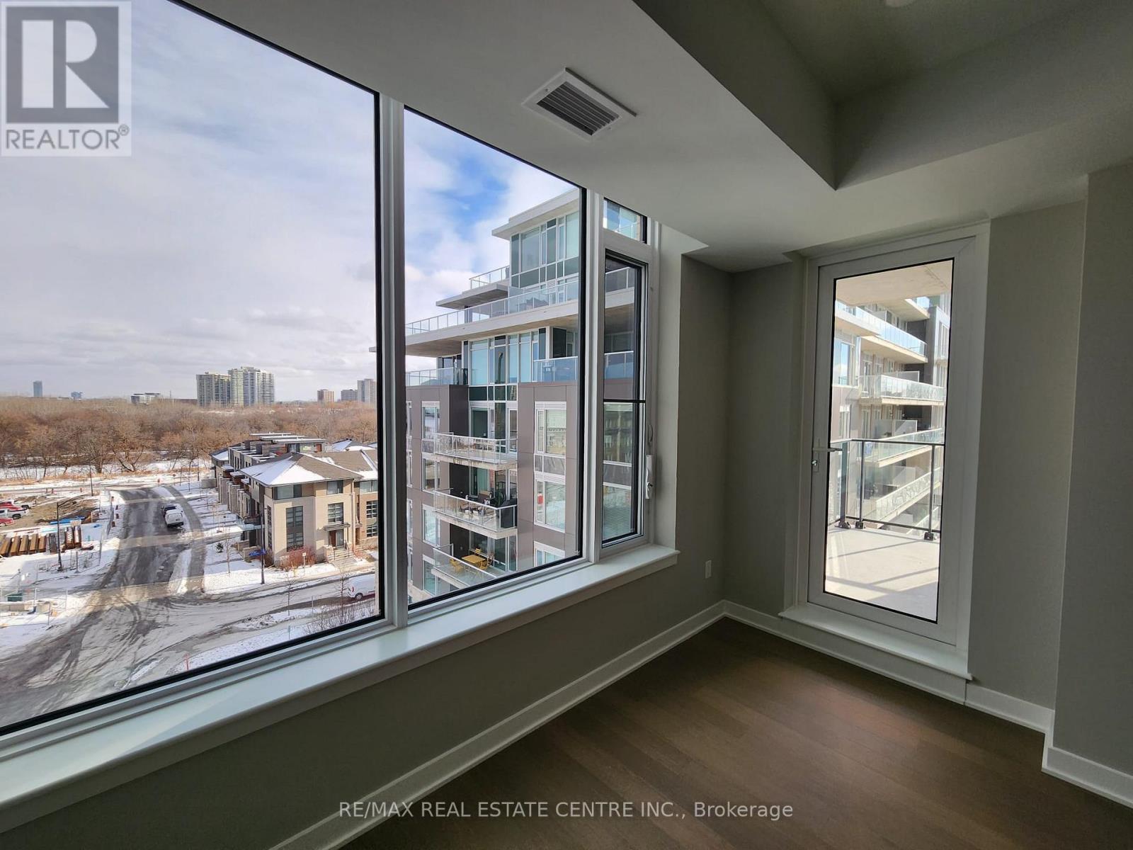 608 - 360 Deschatelets Avenue, Ottawa, Ontario  K1S 1C3 - Photo 8 - X12584504