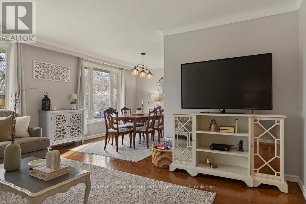 56 Elgar Avenue, Hamilton, Ontario  L9C 4E1 - Photo 11 - X12584632