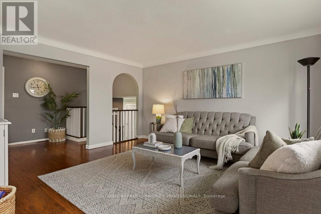 56 Elgar Avenue, Hamilton, Ontario  L9C 4E1 - Photo 12 - X12584632