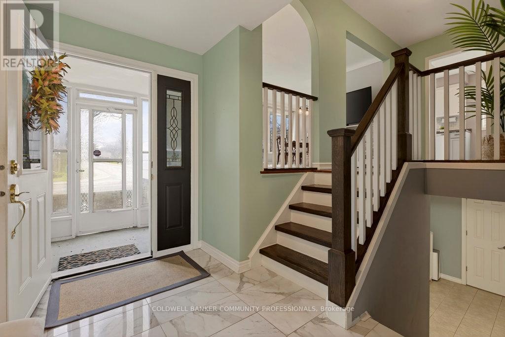 56 Elgar Avenue, Hamilton, Ontario  L9C 4E1 - Photo 6 - X12584632