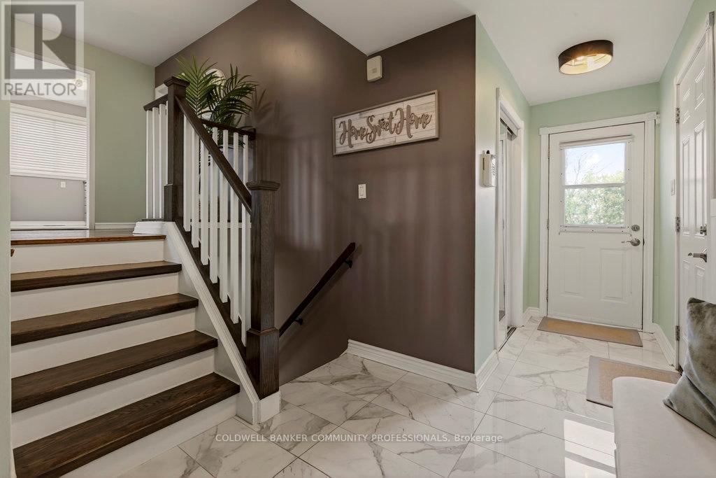 56 Elgar Avenue, Hamilton, Ontario  L9C 4E1 - Photo 7 - X12584632