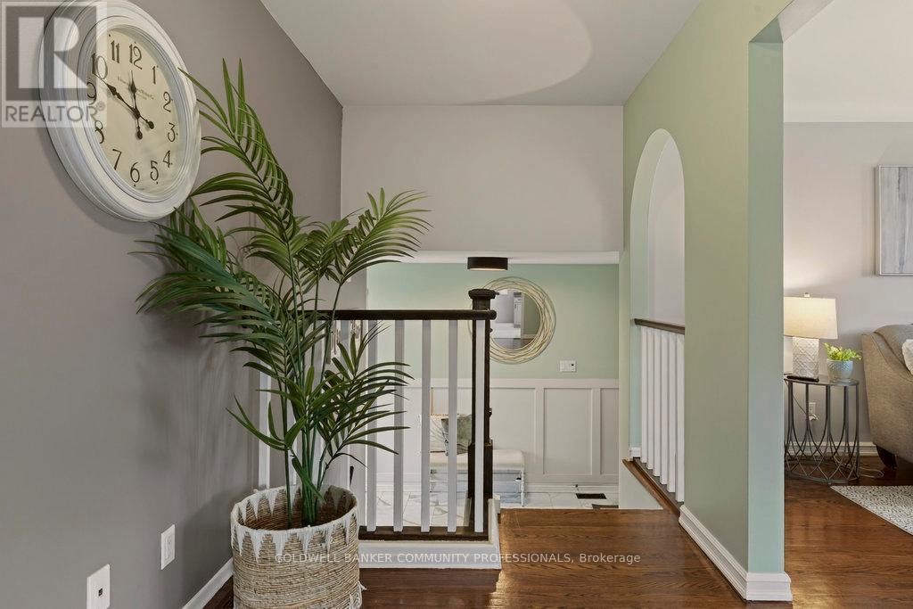 56 Elgar Avenue, Hamilton, Ontario  L9C 4E1 - Photo 9 - X12584632