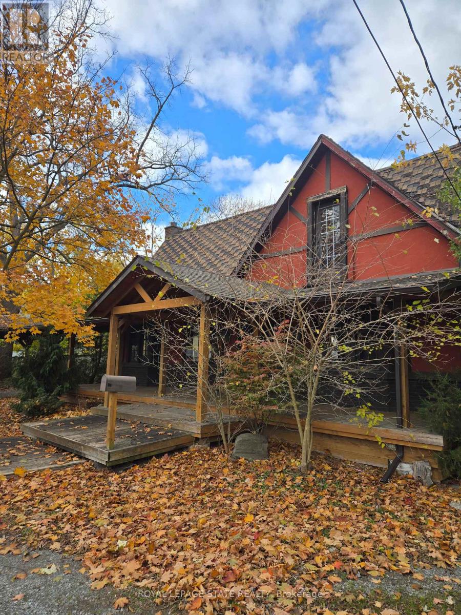 164 Thorold Road, Welland, Ontario  L3C 3V6 - Photo 2 - X12584652