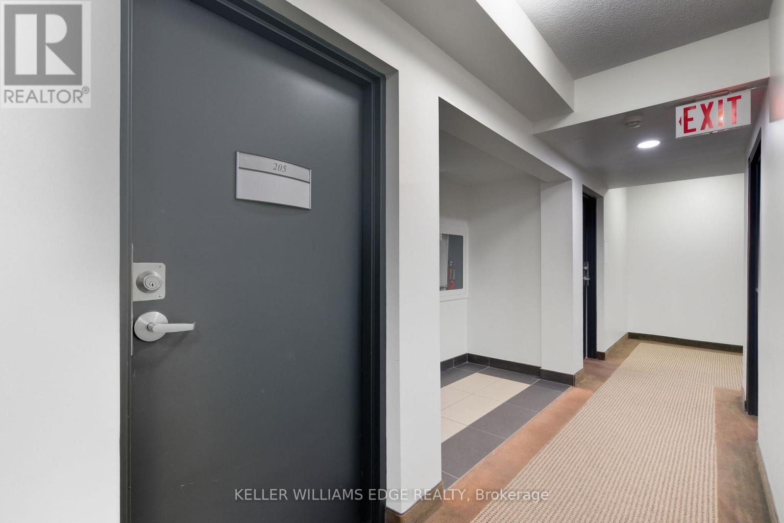 205 - 17 King Street E, Hamilton, Ontario  L9H 1B7 - Photo 5 - X12584678