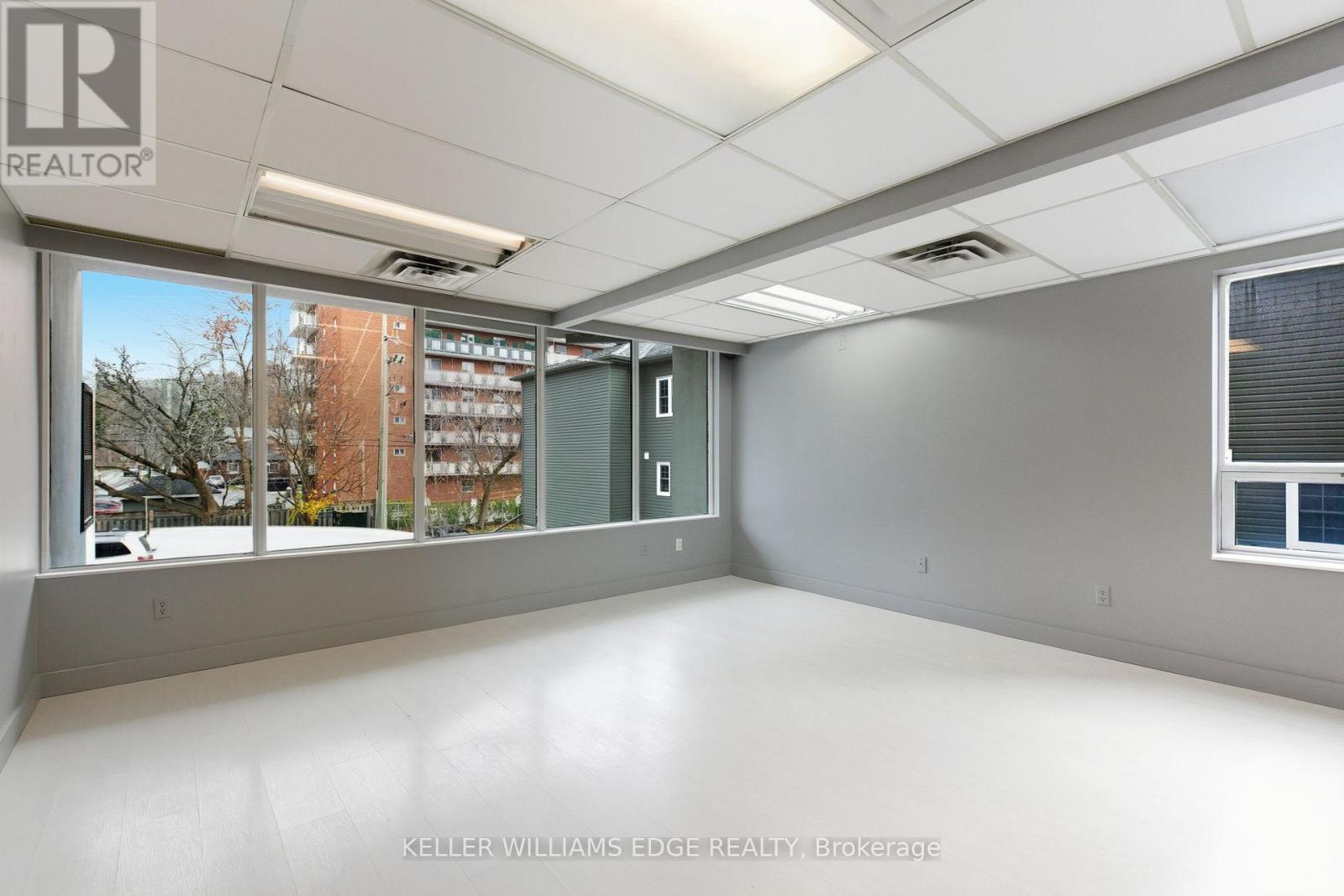 205 - 17 King Street E, Hamilton, Ontario  L9H 1B7 - Photo 8 - X12584678