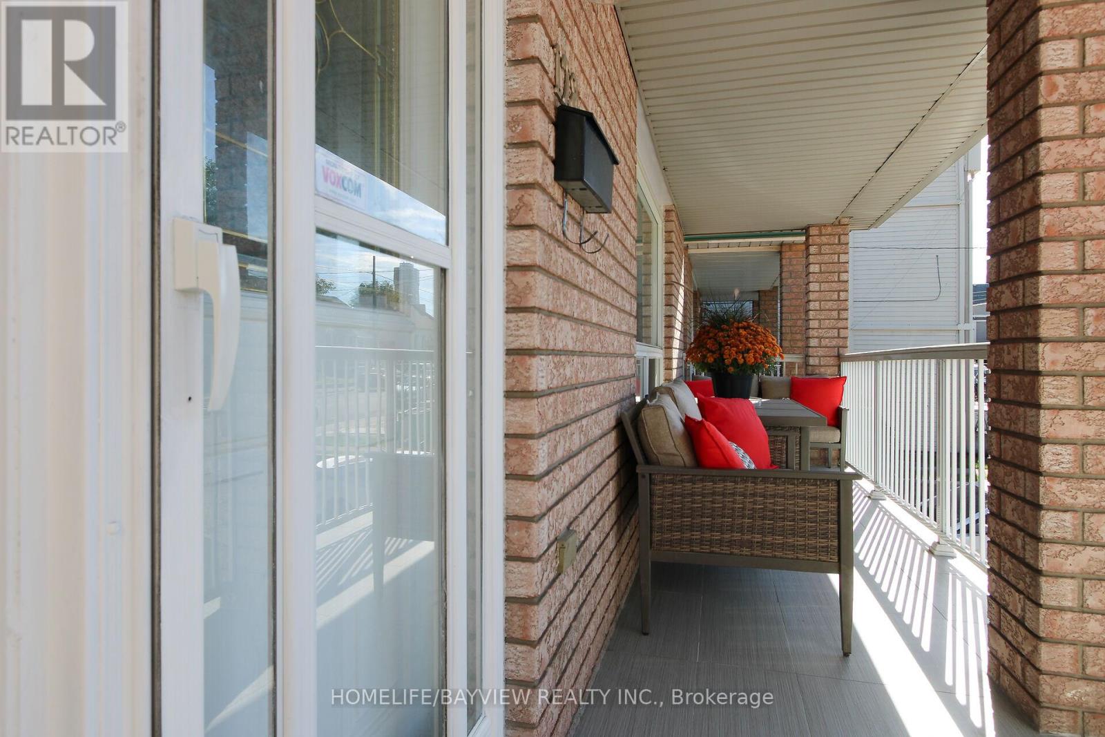 128 Cathcart Street, Hamilton, Ontario L8L 5A2 - Photo 4 - X12584696