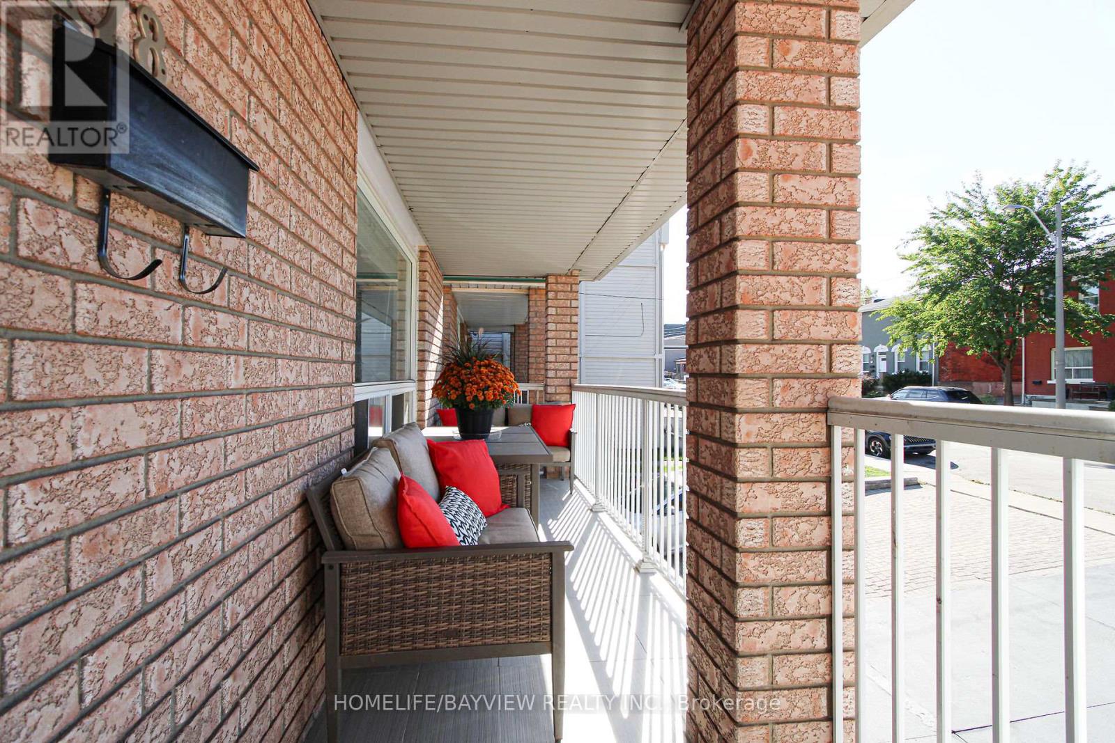 128 Cathcart Street, Hamilton, Ontario L8L 5A2 - Photo 5 - X12584696