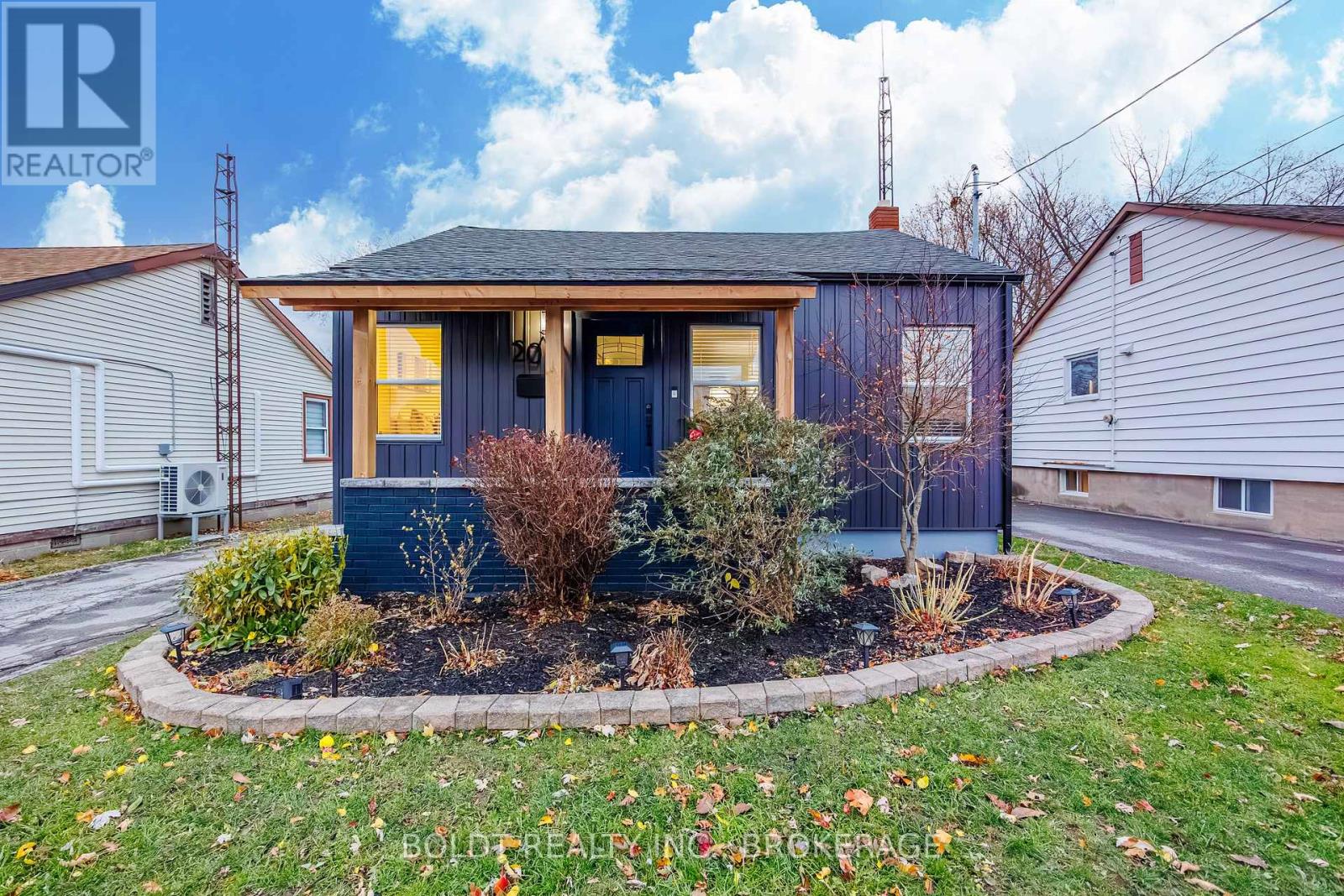 20 Keele Street, St. Catharines, Ontario L2T 1M9 - Photo 2 - X12584840