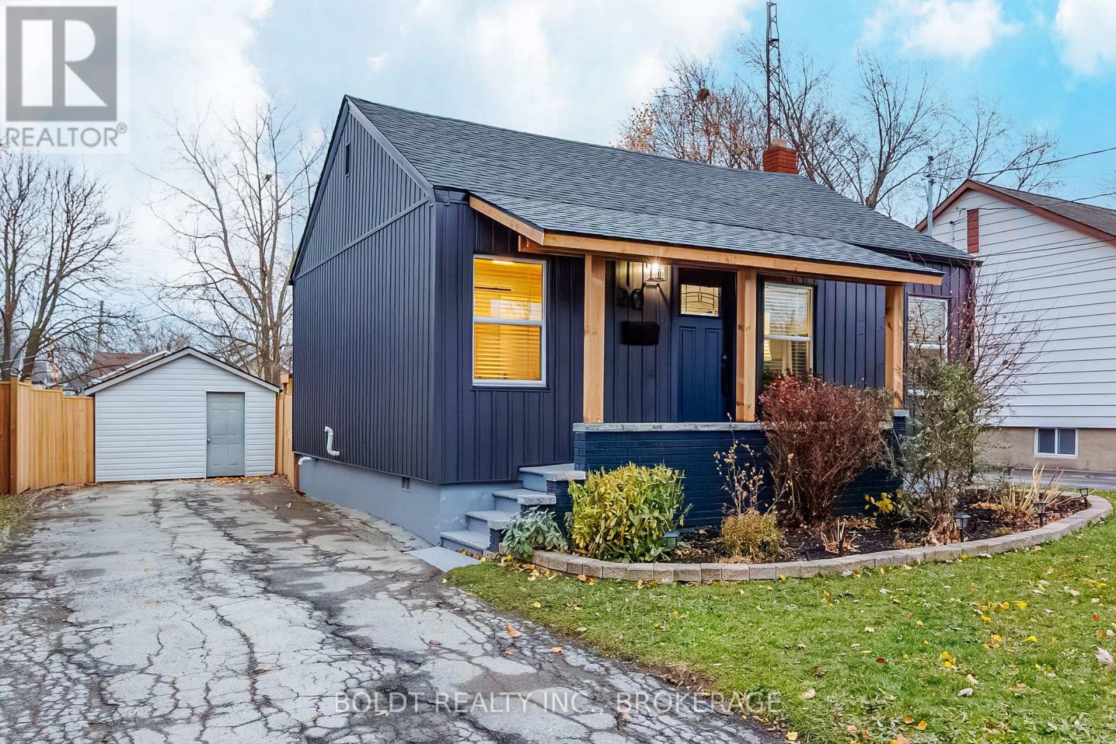 20 Keele Street, St. Catharines, Ontario L2T 1M9 - Photo 3 - X12584840