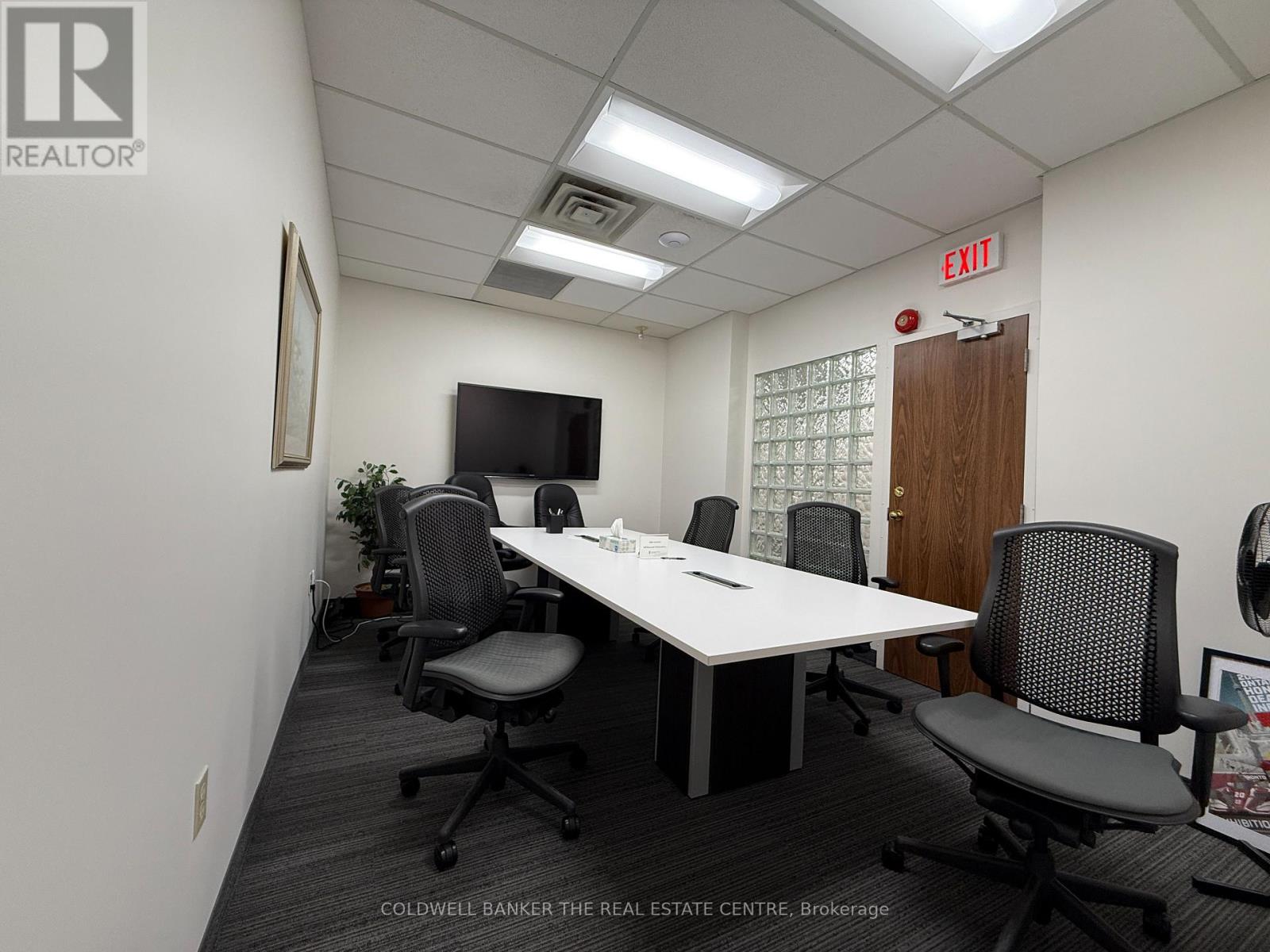 303 - 390 Davis Drive, Newmarket, Ontario L3Y 7T8 - Photo 11 - N12584496