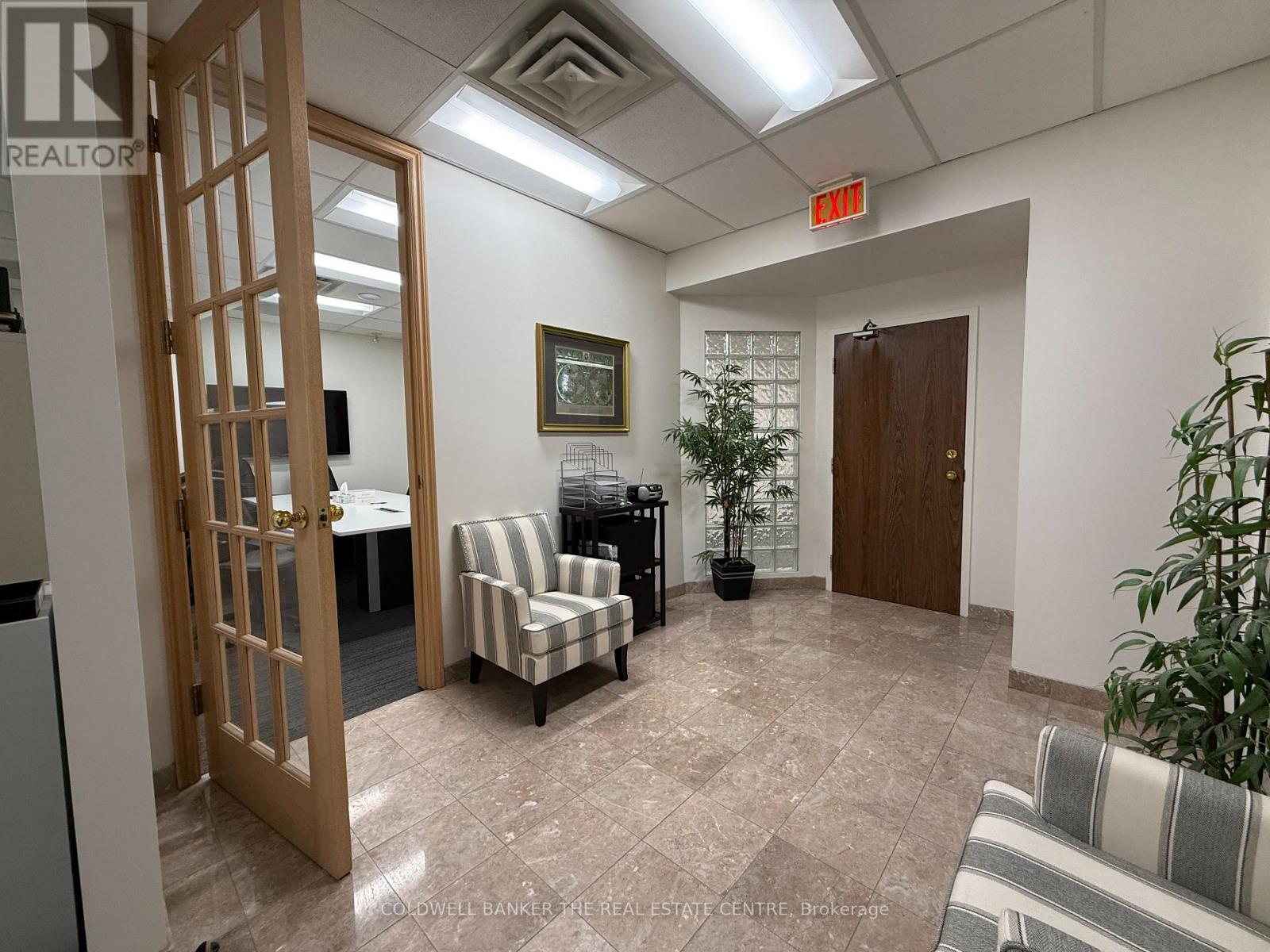 303 - 390 Davis Drive, Newmarket, Ontario L3Y 7T8 - Photo 10 - N12584496