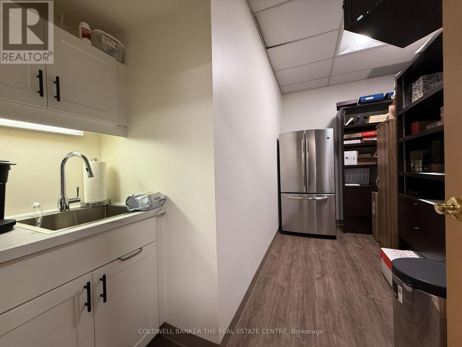 303 - 390 Davis Drive, Newmarket, Ontario L3Y 7T8 - Photo 12 - N12584496